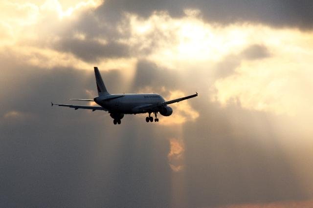 Airplane leaving after your airport transportation in Pleasanton